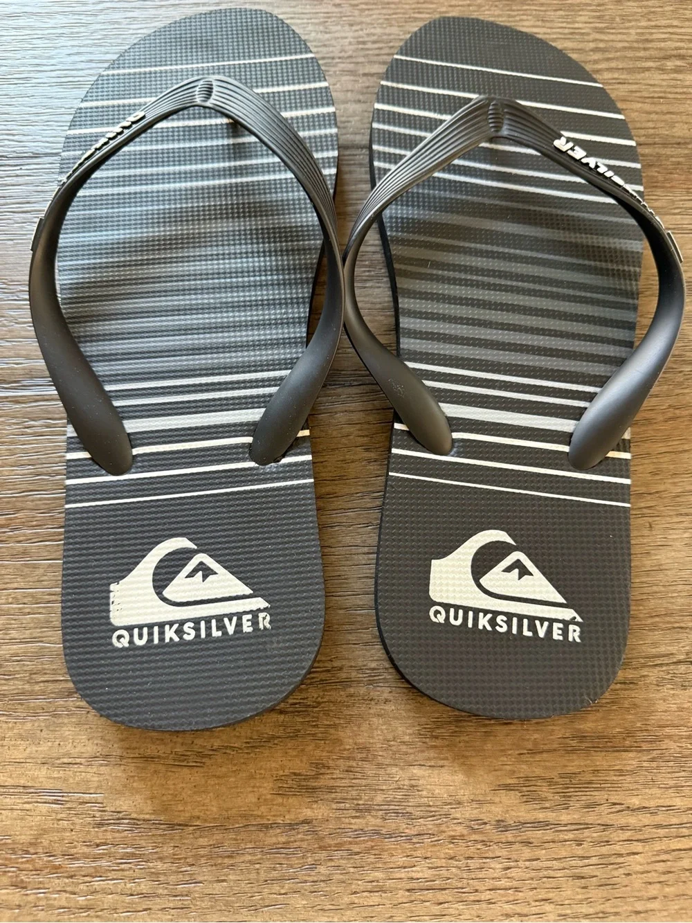 Quiksilver Black and White Striped Men's Flip Flops